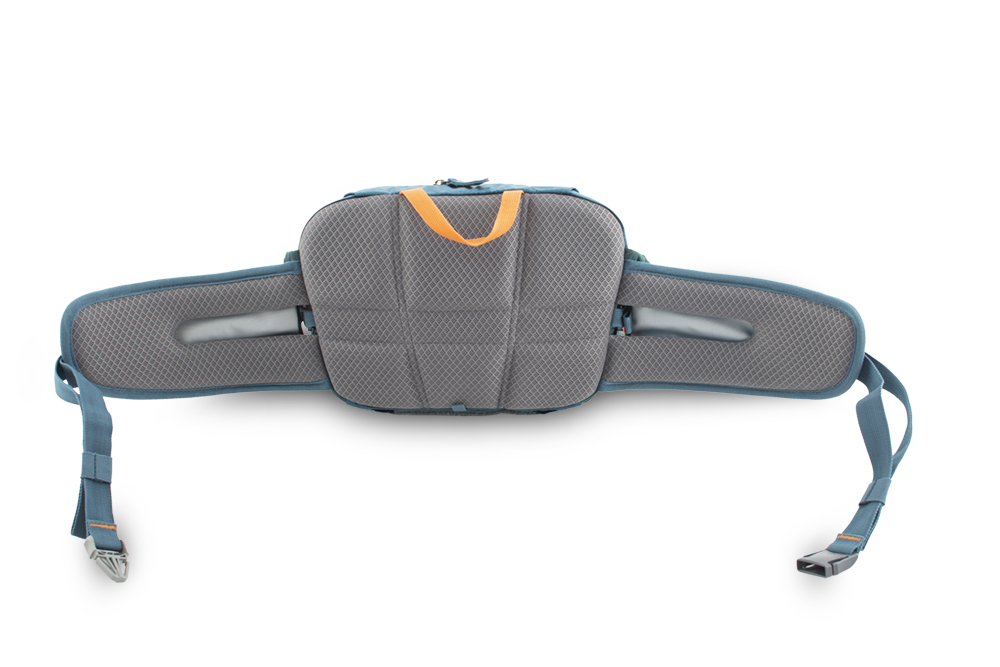 Hip bag - Quilted back system made of breathable 3D mesh fabric.