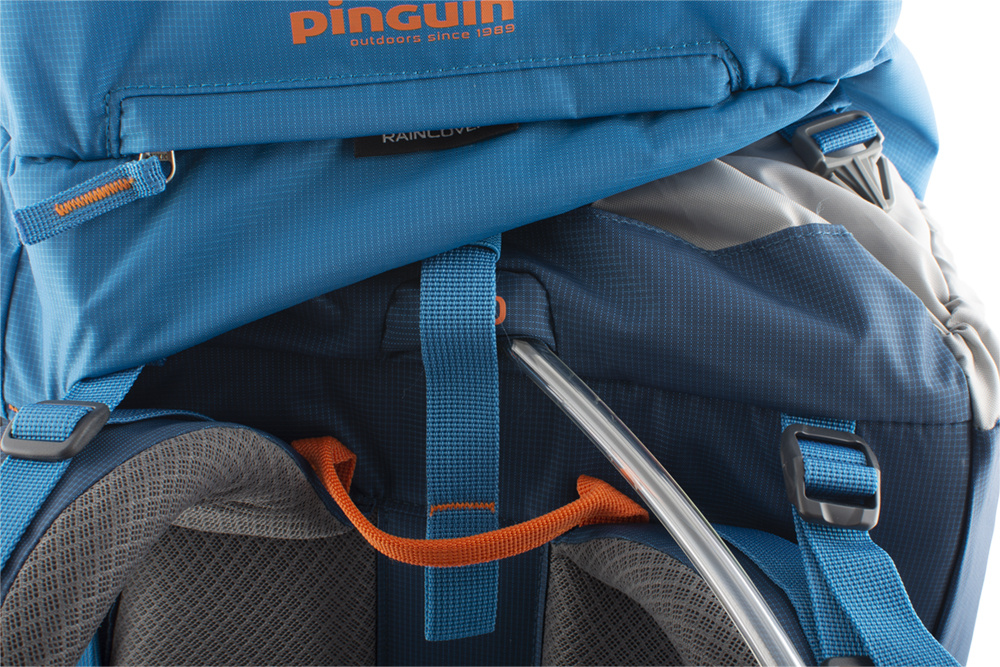 Pinguin Backpacks Attack 45