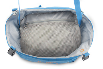 Attack 45 - snadno odepínatelné prostorné víko batohu se dá použít jako ledvinka nebo taška přes rameno