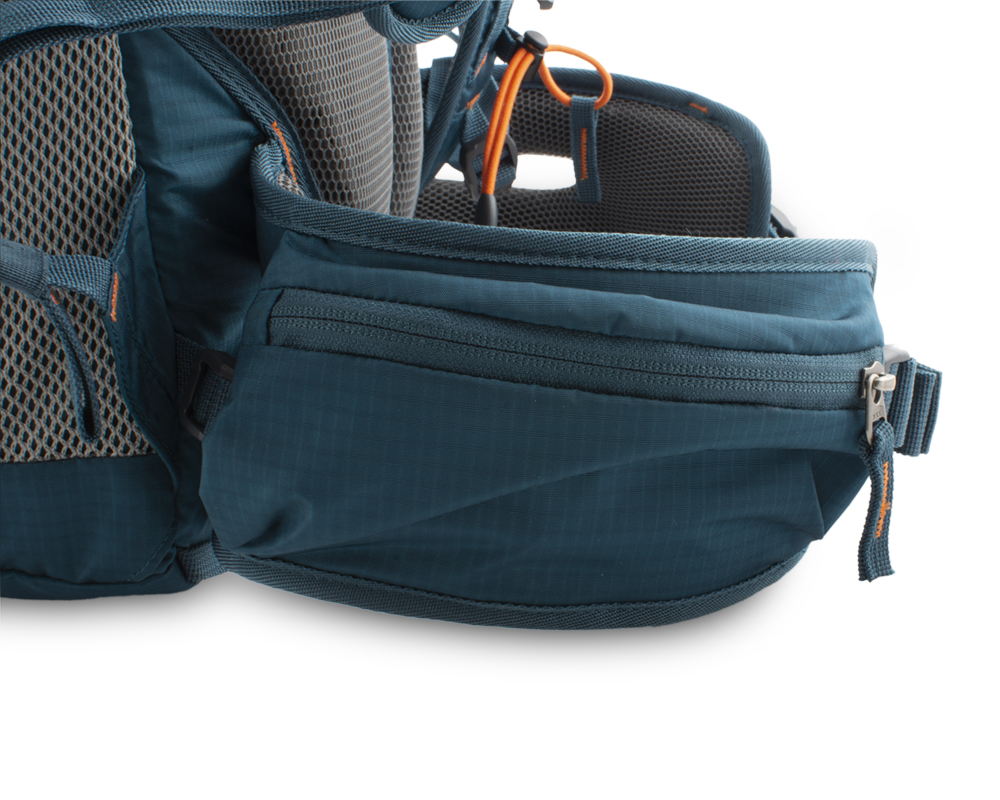 Fly 30 petrol - Zip pocket on the right side of the waist belt.