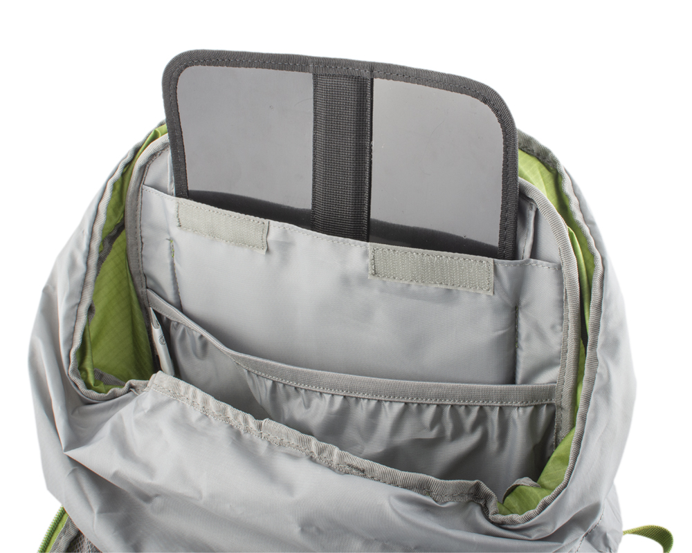 Trail 42 green - The back of the backpack is reinforced with a removable HDPE plate with integrated duralumin reinforcement, which helps to distribute the weight of the transported cargo on the back and eliminates the pressure of transported objects in the back.