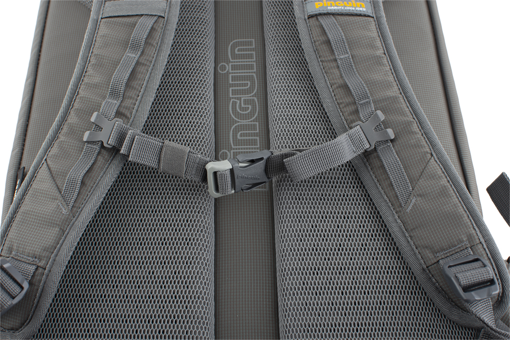 Integral 30 - Height adjustable and detachable chest strap.