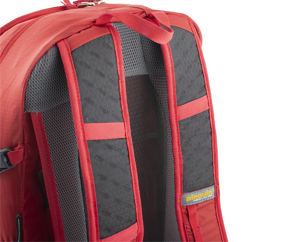 Ride 19 red - Shoulder straps with reinforced padding in the shoulder section for even greater comfort when transporting heavy loads are perforated at the top for increased breathability.